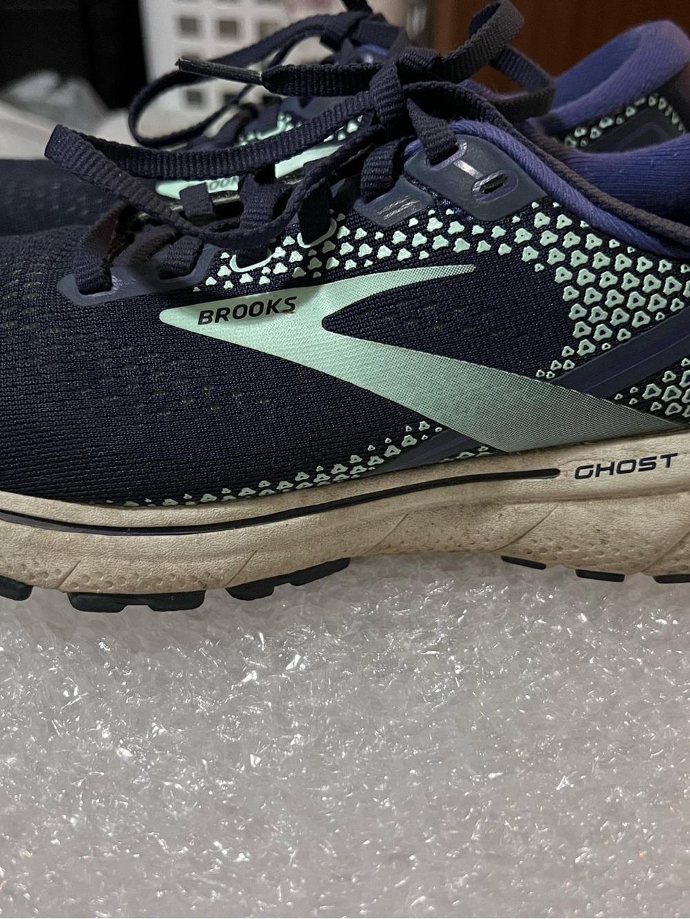 Brooks Ghost Women's Running Shoes in Navy and Mint